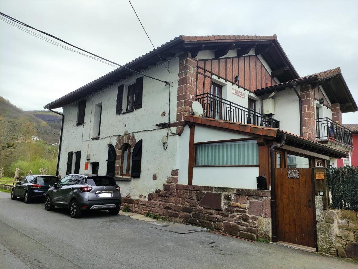 Apartamento Toki Berriya Elizondo Bagian luar foto